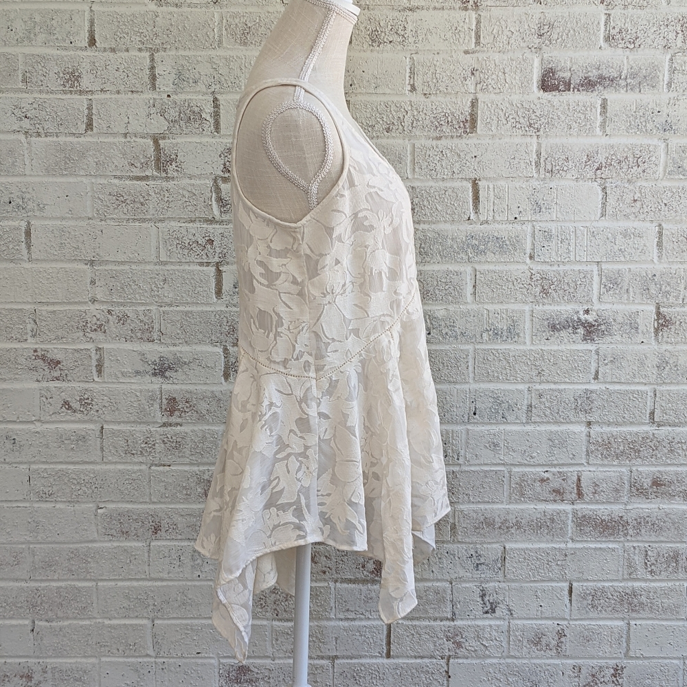ANTHROPOLOGIE LACE FLORAL HANDKERCHIEF HEM TOP - Picture 3 of 10
